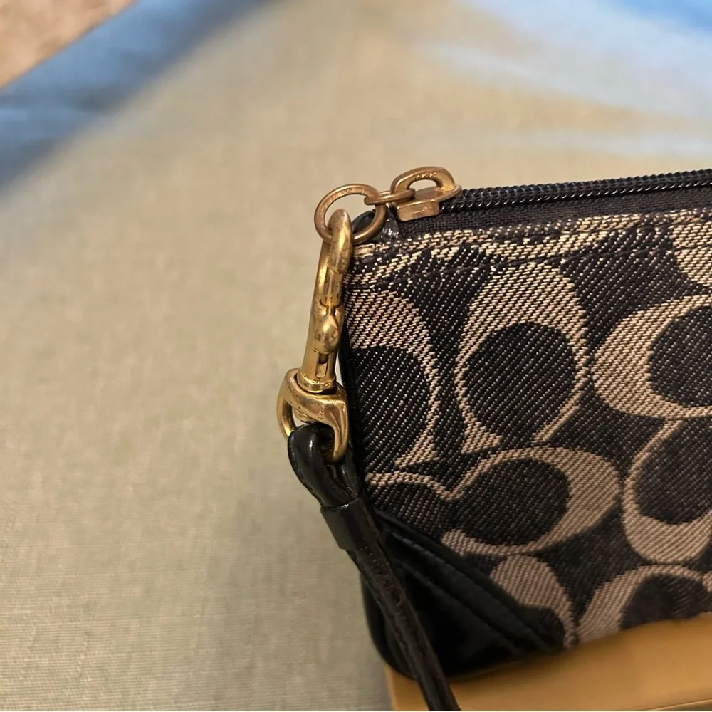 Coach Navy and Gray Signature Wristlet